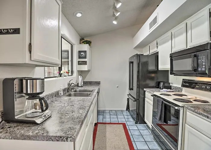 1 Mi To Golf! Family-friendly Sun West Holiday home *