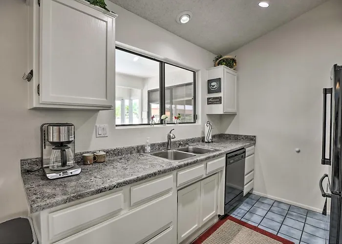 Holiday home 1 Mi To Golf! Family-friendly Sun West